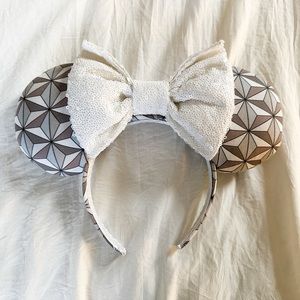 Small shop Epcot Mickey Mouse ears